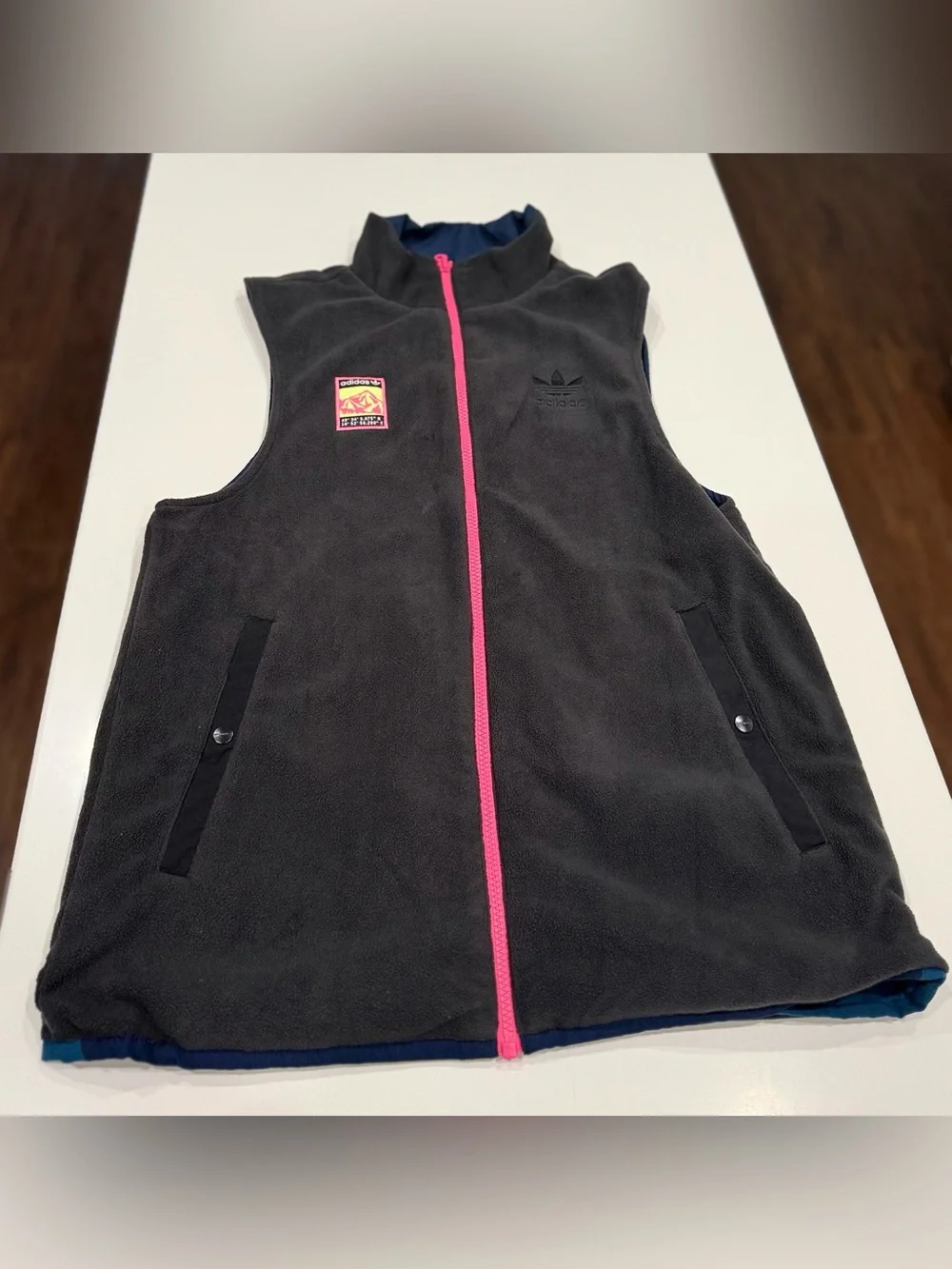 Men’s Adidas Originals Adiplore Reversible Vest in navy teal pink Size Small